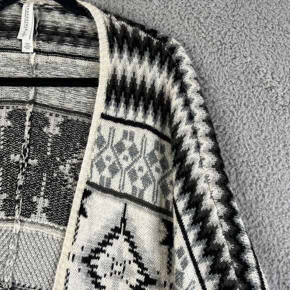 Aeropostale Cardigan Sweater Womens Small Gray Black Aztec Open Front  Knit - Picture 2 of 11